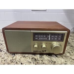 Sangean WR-11SE AM/FM Table Top Radio 40th Anniversary Edition Walnut, 6.5"H